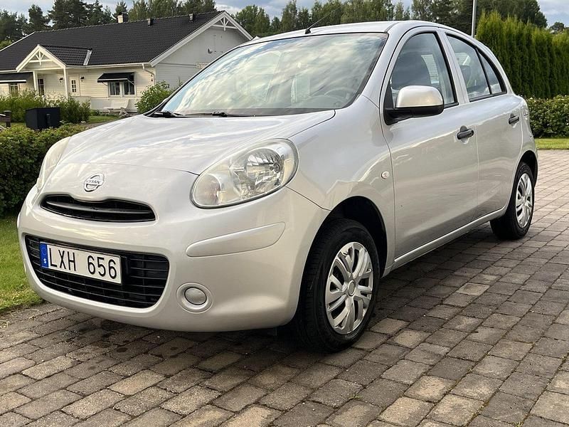 Silver Begagnad 2011 Nissan Micra Halvkombi | 49 500 kr (Marknadspris) - Bild 1/4