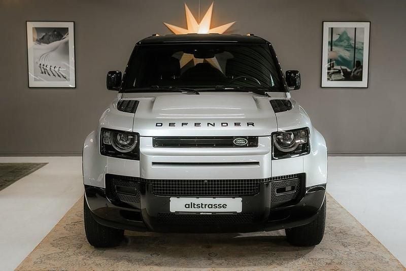 Begagnad Land Rover Defender SE Dynamic 301 HK (221 kW) 2023 Silver SUV