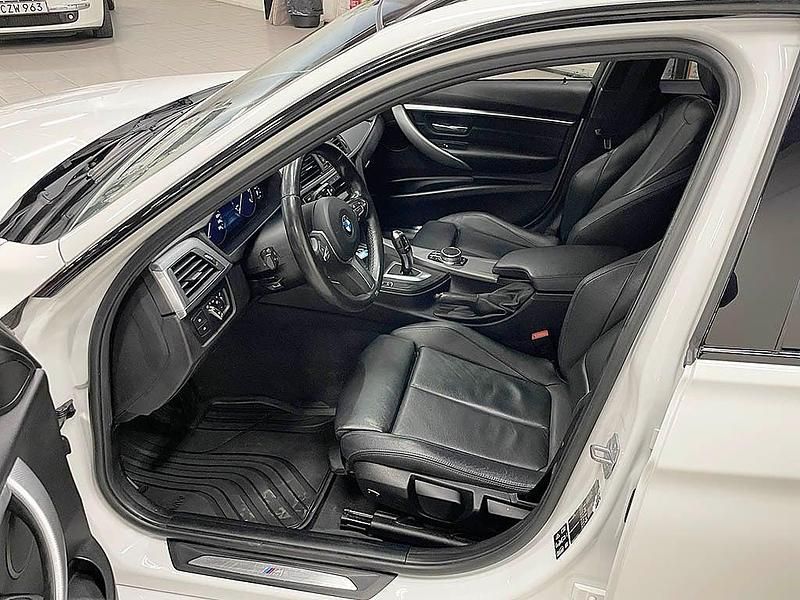 Begagnad BMW 320 M Sport 190 HK (139 kW) 2018 Vit Kombi