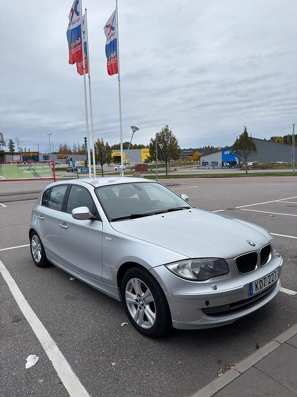 Begagnad BMW 118 143 HK (105 kW) 2010 Halvkombi
