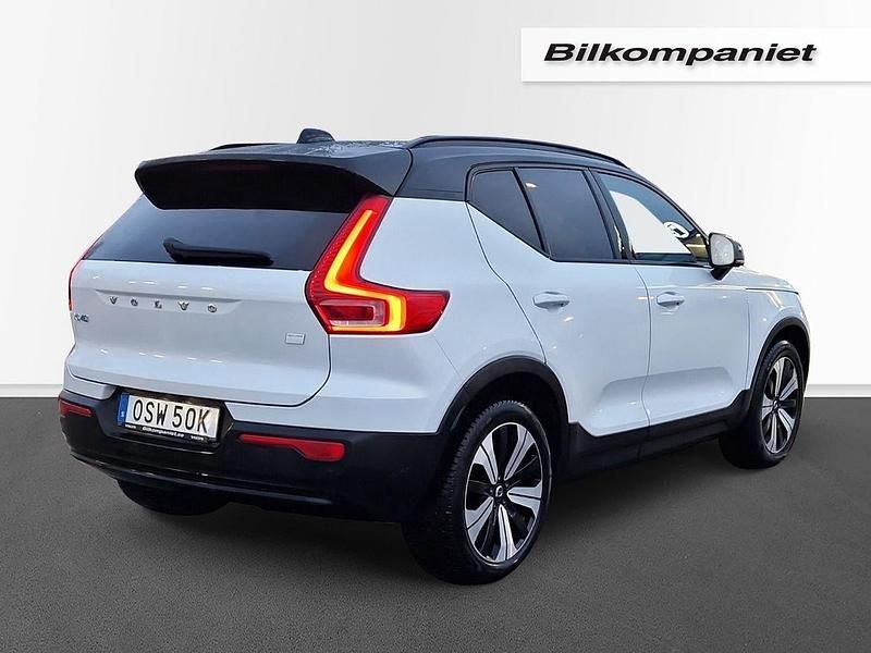Begagnad Volvo XC40 Core 175 kW (238 HK) 2023 Vit SUV