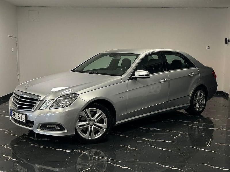 Silver Begagnad 2010 Mercedes E250 Avantgarde Sedan | 119 900 kr (Marknadspris) - Bild 1/4