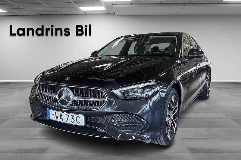 Grå Begagnad 2024 Mercedes C300e Avantgarde Sedan | 469 000 kr (Superpris) - Bild 1/4