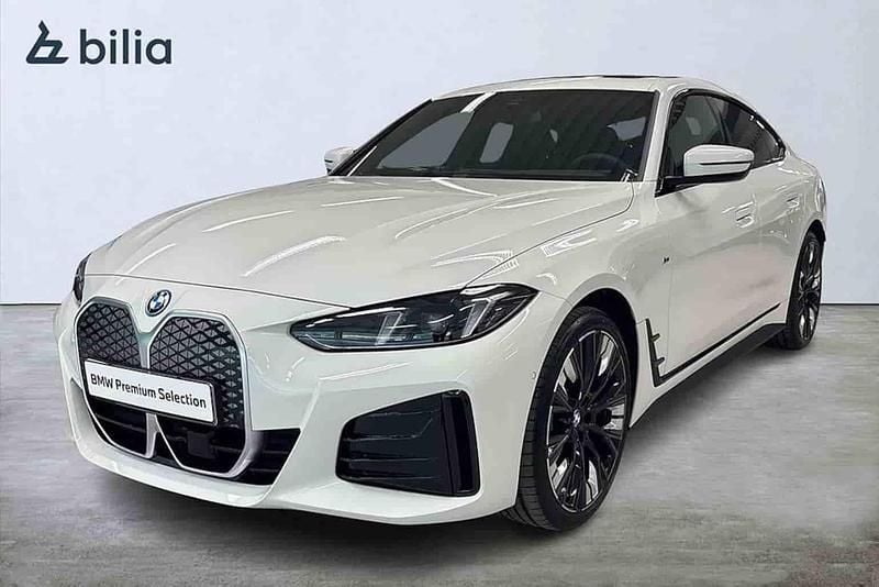 Vit Begagnad 2026 BMW i4 Sedan | 629 900 kr - Bild 1/1