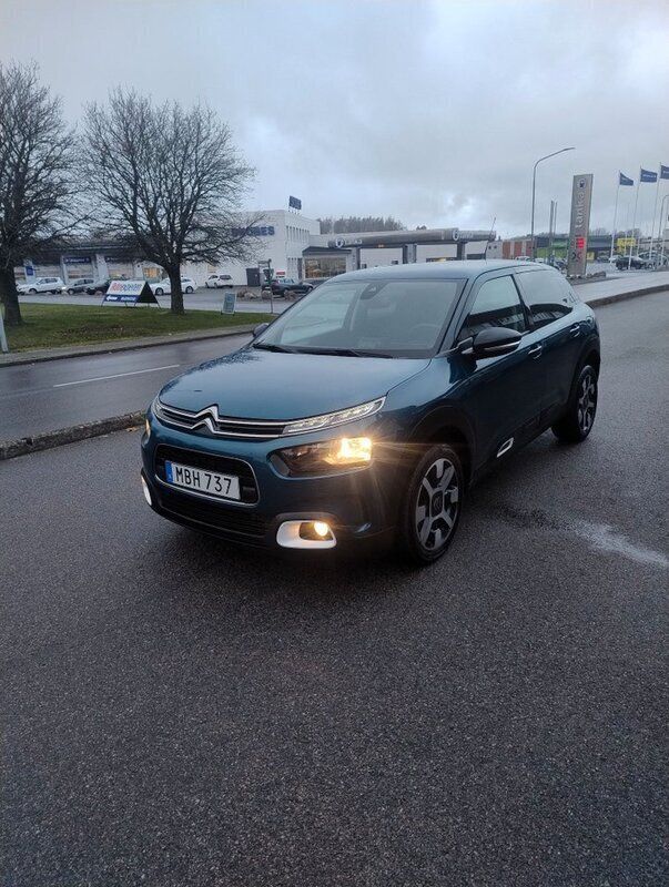 Blå Begagnad 2018 Citroën C4 Cactus Halvkombi | 99 900 kr (Marknadspris) - Bild 1/4