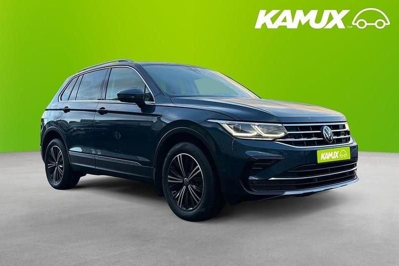 Blå Begagnad 2022 VW Tiguan Elegance SUV | 264 800 kr (Bra pris) - Bild 1/4