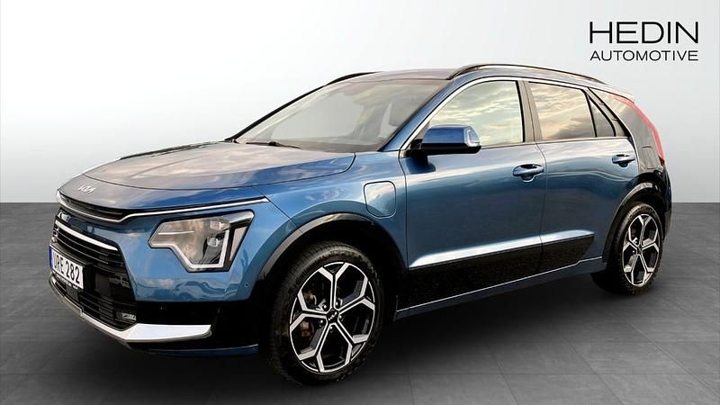 Blå (blue) Begagnad 2022 Kia Niro Advance SUV | 349 900 kr - Bild 1/4