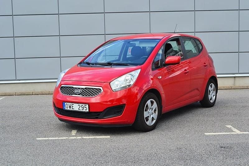 Begagnad Kia Venga 90 HK (66 kW) 2010 Röd Halvkombi