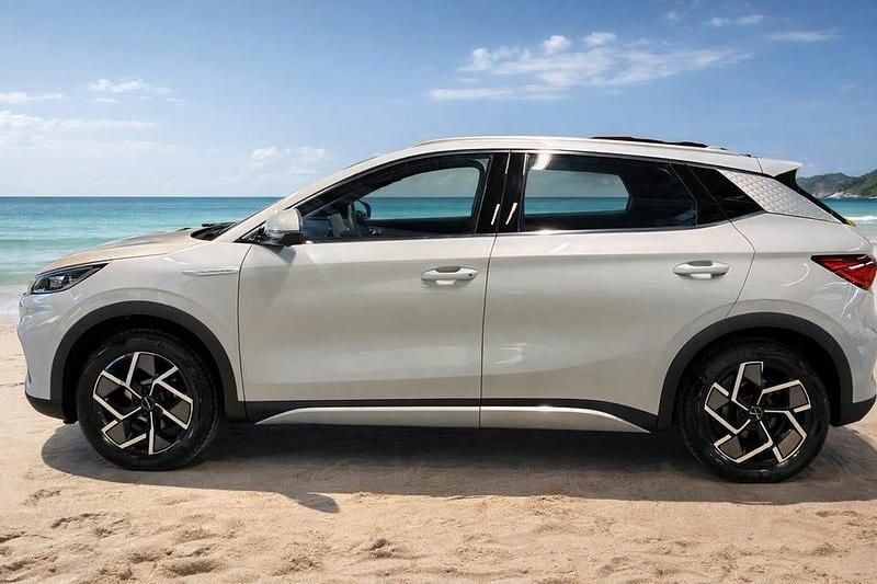 Begagnad BYD Atto 3 Design 150 kW (204 HK) 2023 Vit/silver SUV