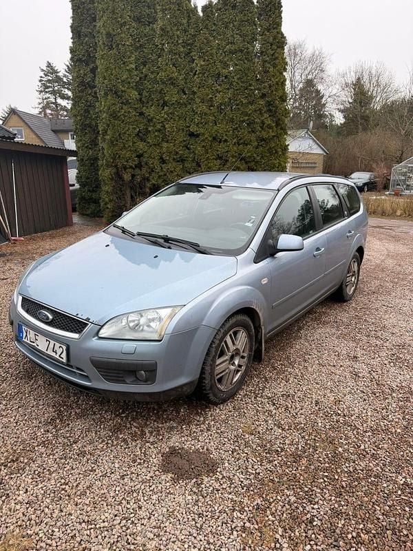 Begagnad Ford Focus 125 HK (91 kW) 2006 Kombi