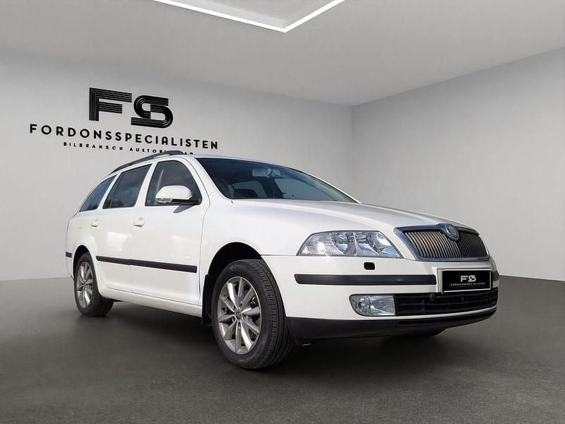 Begagnad Skoda Octavia 116 HK (85 kW) 2006 Vit Kombi
