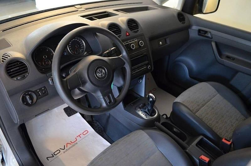 Begagnad VW Caddy 102 HK (75 kW) 2012 Candy vit Minibuss