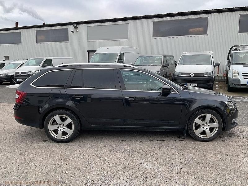 Begagnad Skoda Octavia G-TEC 131 HK (96 kW) 2019 Svart Kombi