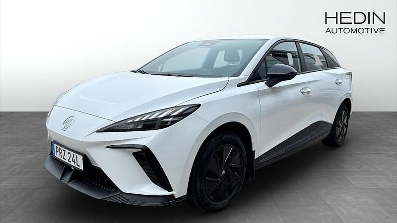 Vit (white) Begagnad 2023 MG MG4 EV Halvkombi | 254 900 kr (Marknadspris) - Bild 1/4