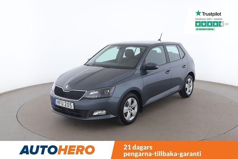 Mörkgrå Begagnad 2018 Skoda Fabia Style Halvkombi | 87 000 kr (Bra pris) - Bild 1/4