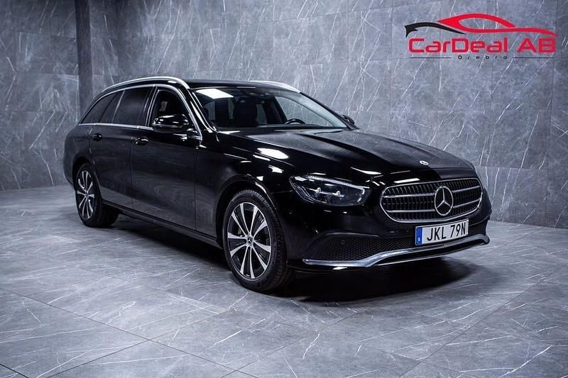 Svart Begagnad 2023 Mercedes E300 Avantgarde Kombi | 324 700 kr - Bild 1/4