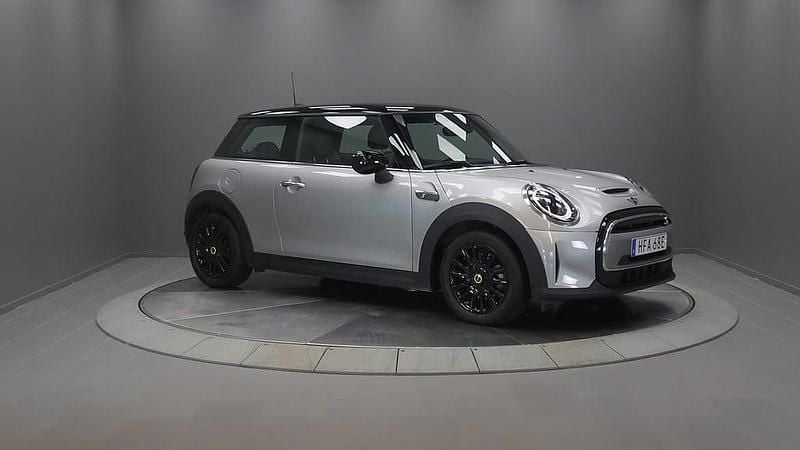 Silver Begagnad 2023 Mini Cooper SE Halvkombi | 209 000 kr (Marknadspris) - Bild 1/4