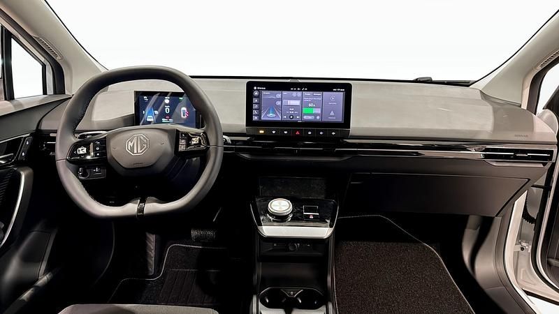 Begagnad MG MG4 EV 125 kW (170 HK) 2024 Vit Halvkombi
