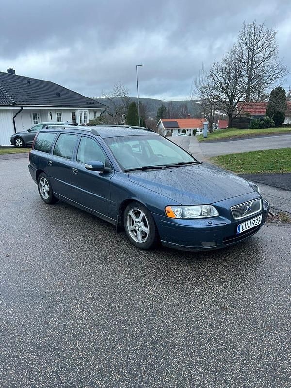 Begagnad 2007 Volvo V70 Kombi | 33 500 kr (Marknadspris) - Bild 1/4