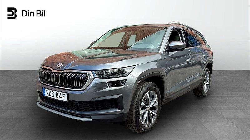 Grå Begagnad 2022 Skoda Kodiaq Business Line SUV | 387 900 kr (Marknadspris) - Bild 1/4