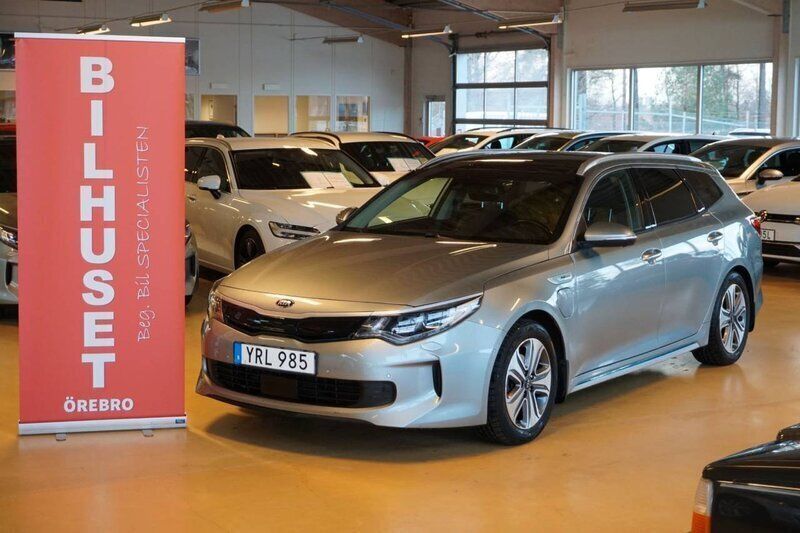 Grå Begagnad 2017 Kia Optima Hybrid Plus Sedan | 219 000 kr (Marknadspris) - Bild 1/4