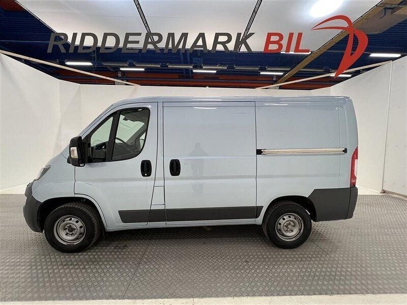 Blå Begagnad 2016 Peugeot Boxer Van | 259 800 kr - Bild 1/4