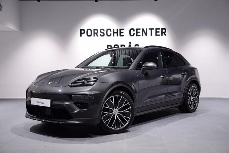 Grå (grey) Begagnad 2025 Porsche Macan SUV | 999 000 kr - Bild 1/4