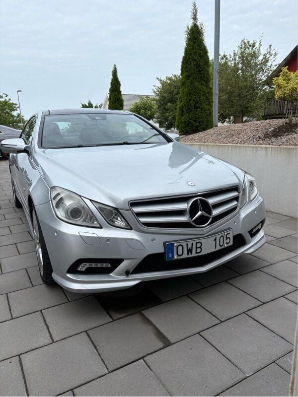 Silver Begagnad 2010 Mercedes E350 AMG Sportkupé | 85 000 kr (Bra pris) - Bild 1/4
