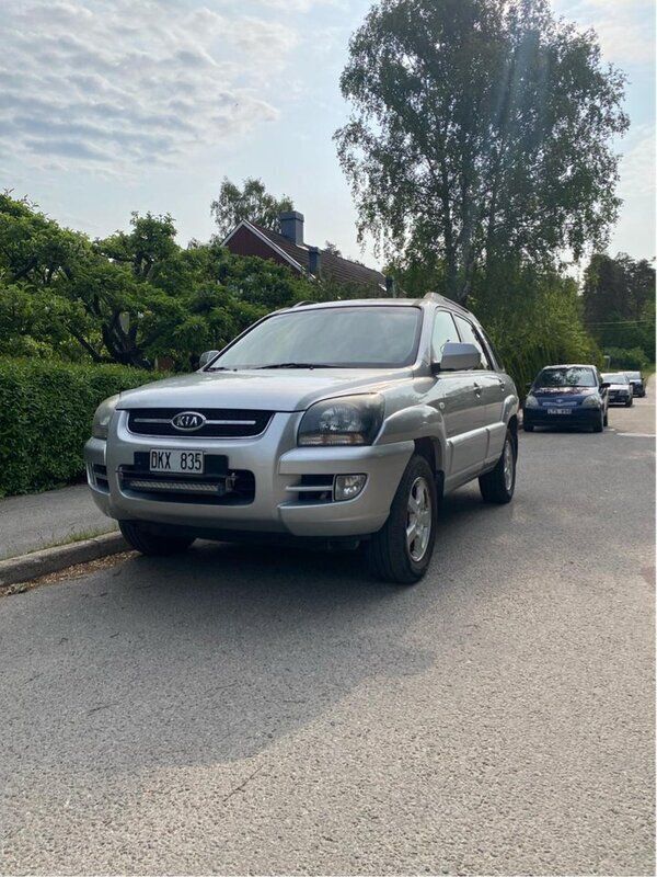 Silver Begagnad 2008 Kia Sportage 4 SUV | 39 900 kr (Bra pris) - Bild 1/4