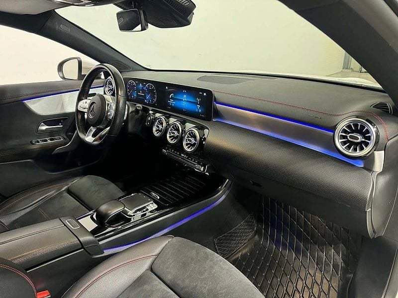 Begagnad Mercedes CLA220 AMG line 190 HK (139 kW) 2019 Vit (polar white) Sedan