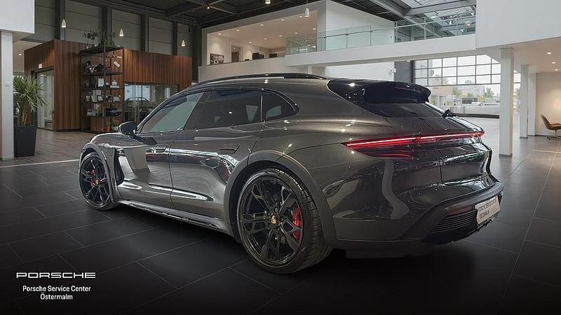 Begagnad Porsche Taycan Cross Turismo 22 kW (30 HK) 2022 Grå Kombi