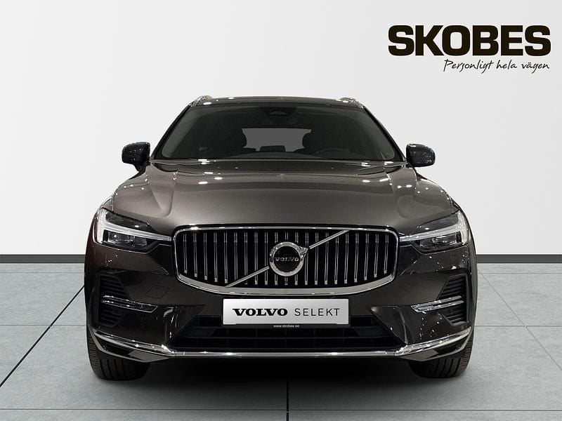 Begagnad Volvo XC60 Plus 355 HK (261 kW) 2023 Grå SUV