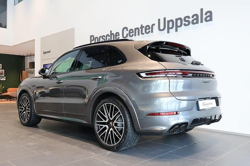Ny Porsche Cayenne Edition 305 HK (224 kW) 2025 Grå SUV