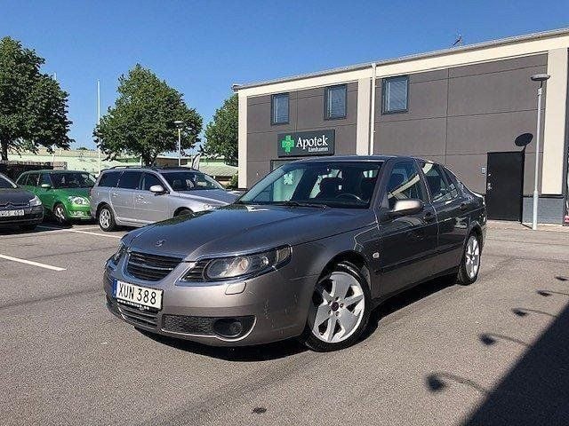 Ljusgrå (grå) Begagnad 2006 Saab 9-5 Linear Sedan | 32 800 kr (Marknadspris) - Bild 1/4