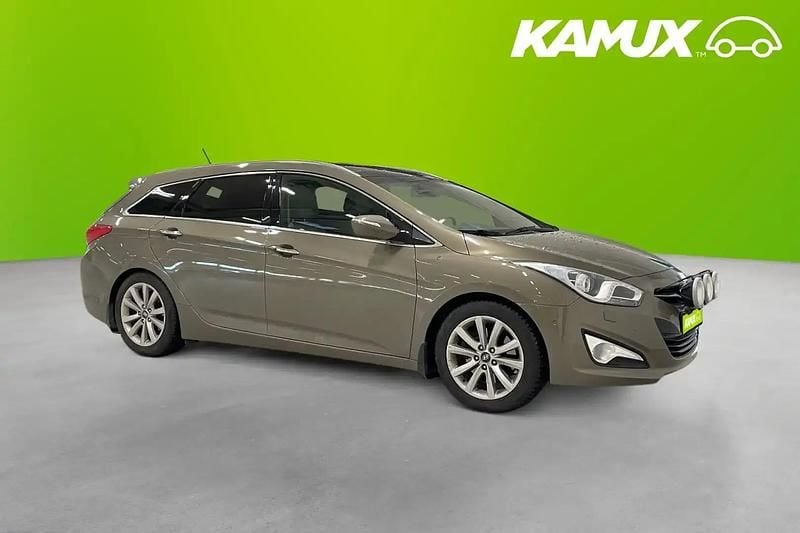 Begagnad Hyundai i40 136 HK (100 kW) 2011 Brun Kombi
