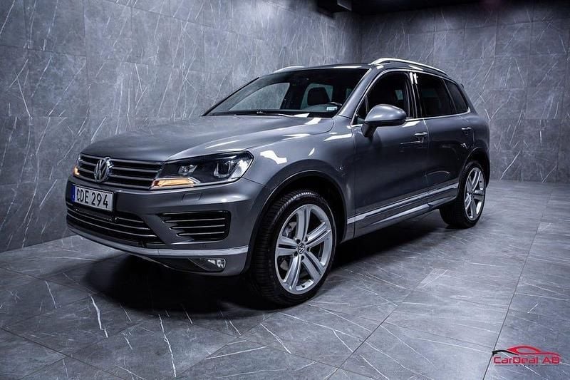 Begagnad VW Touareg R-line 204 HK (150 kW) 2017 Grå SUV