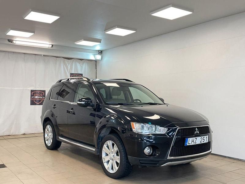 Svart Begagnad 2012 Mitsubishi Outlander SUV | 74 900 kr (Marknadspris) - Bild 1/4