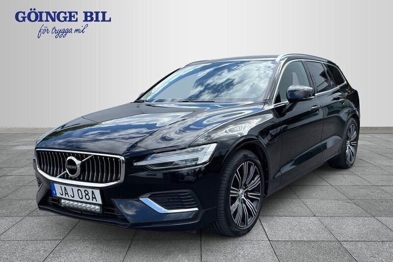 Svart Begagnad 2021 Volvo V60 Kombi | 319 000 kr (Marknadspris) - Bild 1/3