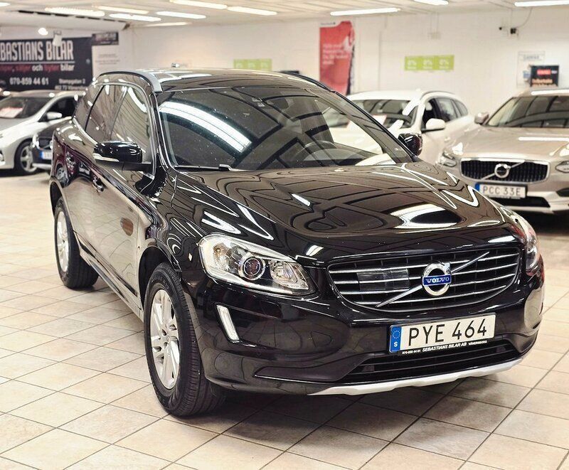 Svart Begagnad 2015 Volvo XC60 Momentum SUV | 219 900 kr (Lite dyr) - Bild 1/4