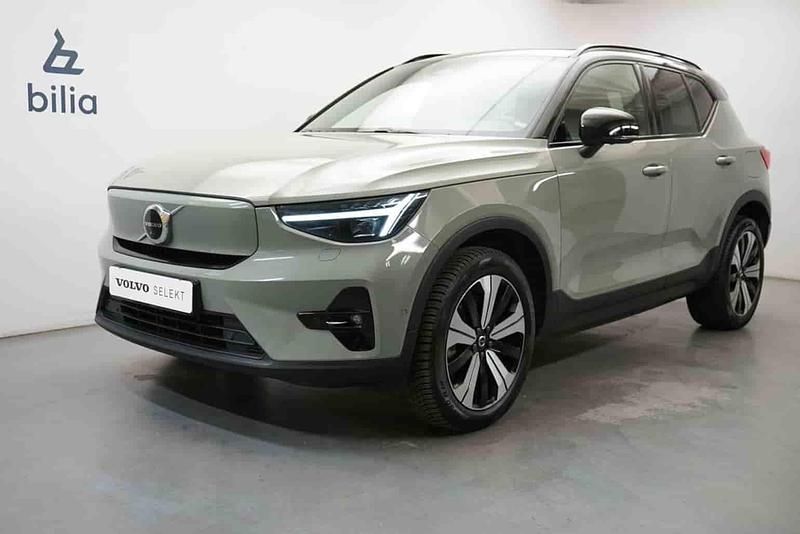 Grön Begagnad 2023 Volvo XC40 Single Motor SUV | 379 900 kr - Bild 1/1