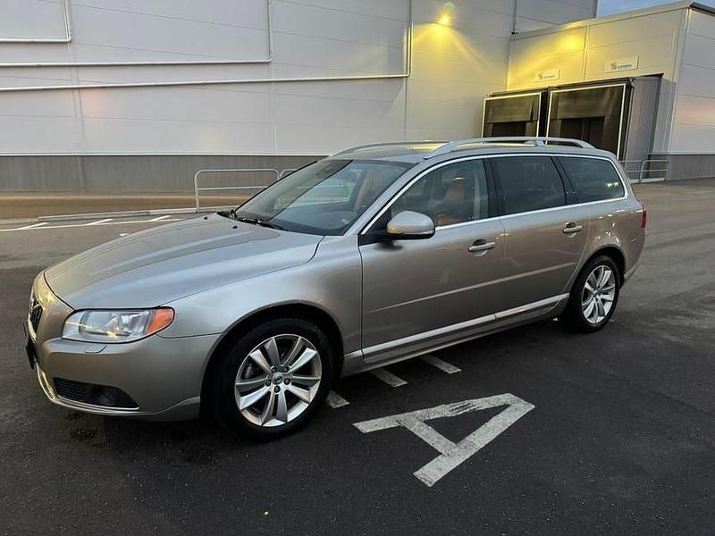 Begagnad 2012 Volvo V70 Kombi | 85 000 kr (Marknadspris) - Bild 1/4