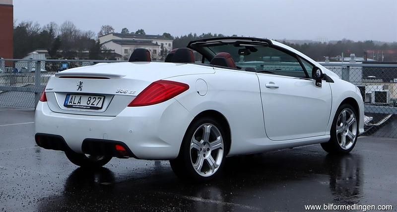 Begagnad Peugeot 308 2010 Vit