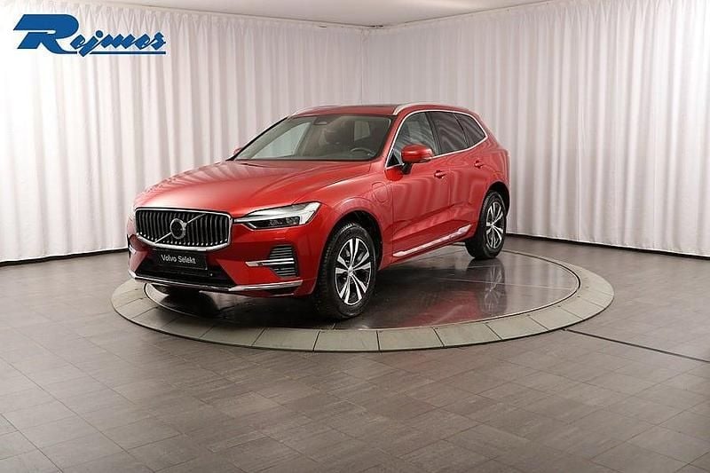 Röd Begagnad 2023 Volvo XC60 Core SUV | 479 900 kr (Bra pris) - Bild 1/4
