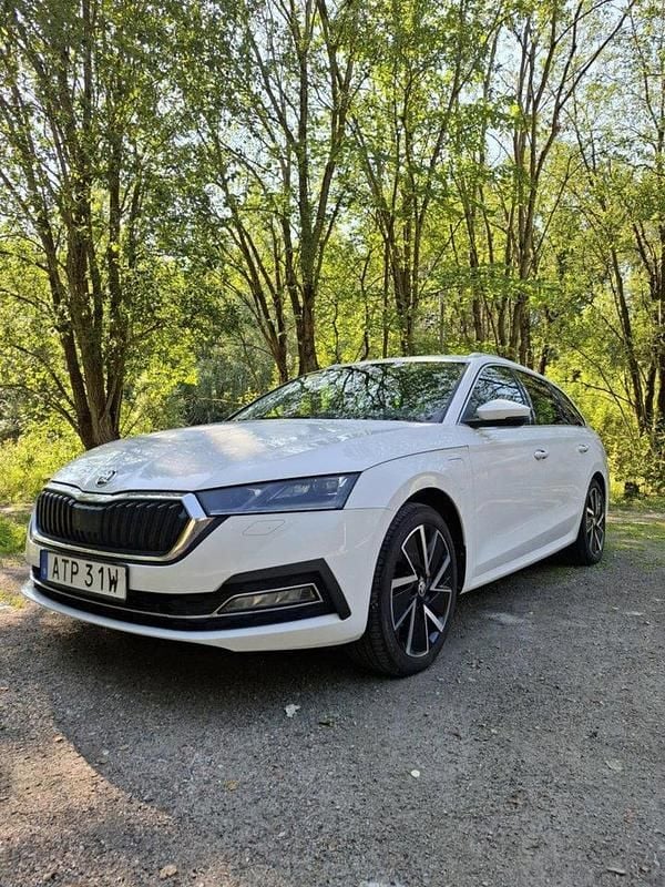 Vit Begagnad 2021 Skoda Octavia Style Kombi | 209 900 kr (Bra pris) - Bild 1/4