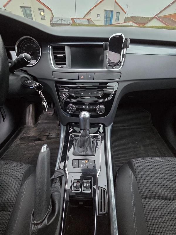 Grå Begagnad 2015 Peugeot 508 Kombi | 120 000 kr (Marknadspris) - Bild 1/4