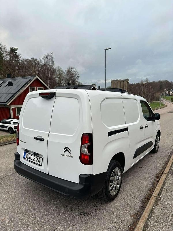 Begagnad Citroën Berlingo 131 HK (96 kW) 2021 Vit Minibuss