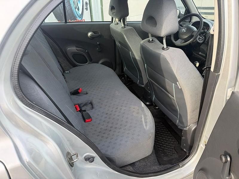 Begagnad Nissan Micra 65 HK (47 kW) 2004 Silver Halvkombi