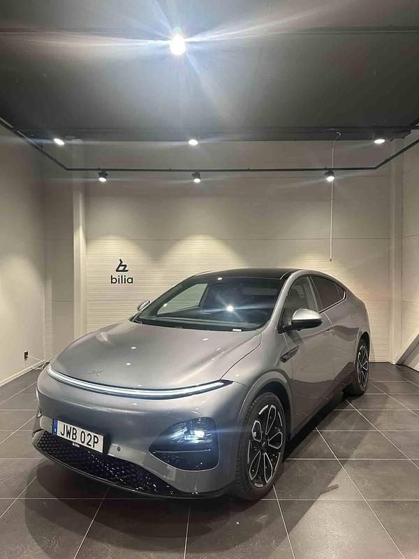 Grå Begagnad 2025 XPENG G6 SUV | 577 690 kr (Marknadspris) - Bild 1/1