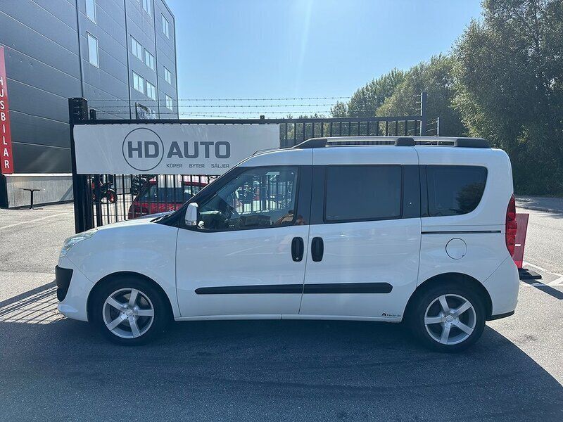 Vit Begagnad 2010 Fiat Doblò Emotion Minibuss | 49 900 kr - Bild 1/4