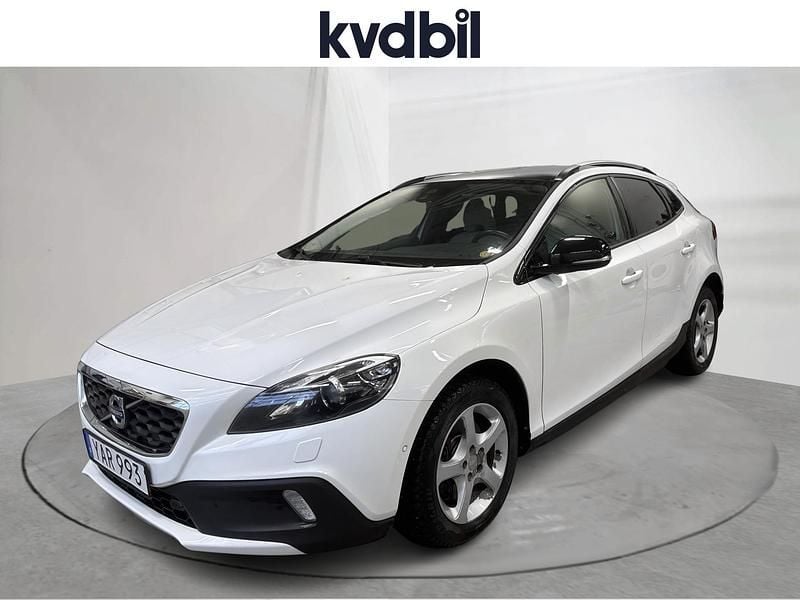 Vit Begagnad 2016 Volvo V40 CC Kombi | 109 000 kr (Superpris) - Bild 1/3
